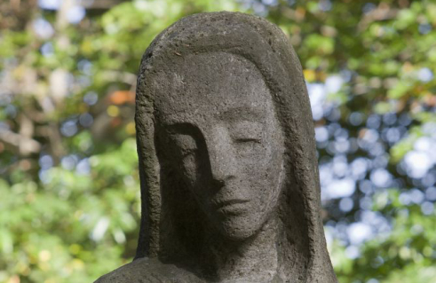 Joseph Krautwald, Ehrenmal für die Bombenopfer der Hansestadt Lübeck/Mutter mit Kindern (Foto: Nils Bergmann)