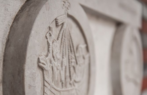 Thomas Helbing, Gedenktafel für den Lübecker Stadtgründer Graf Adolf II. von Schauenburg (Foto: Jörg Schwarze)