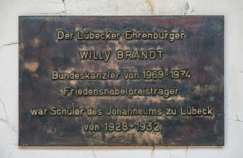 Unbekannter Künstler, Gedenktafel für Willy Brandt (Foto: Jörg Schwarze)