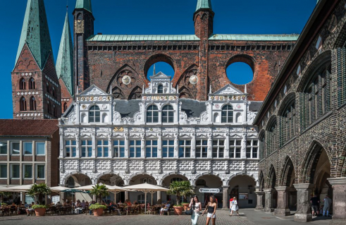 Unbekannter Künstler, Rathaus, Südfassade mit Renaissancelaube (Foto: Jörg Schwarze)