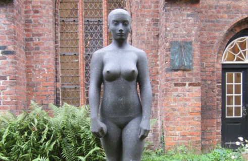 Stehende weibliche Figur