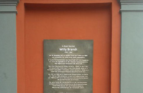Unbekannter Künstler, Gedenktafel für Willy Brandt