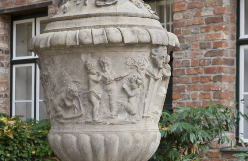 Vase Wissenschaften und Künste