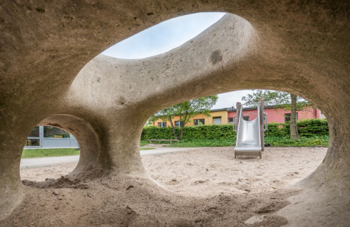 Hildegard Reinsch, Spielplastik (Foto: Jörg Schwarze)