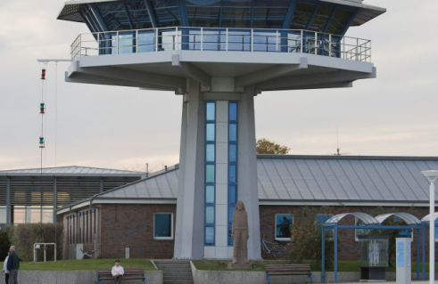 Ludwig Kunstmann, Lotsenstatue (Foto: Nils Bergmann)