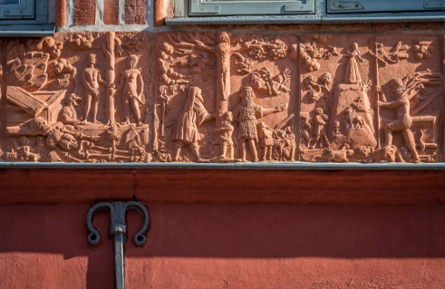 Gesetz und Gnade, Porträtmedaillons