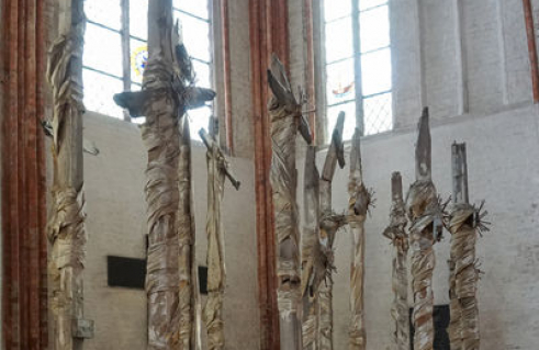 Günther Uecker, Verletzungen – Verbindungen. Vierzehn gebrochene Kreuze