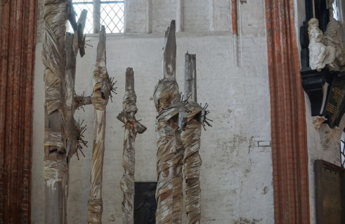 Günther Uecker, Verletzungen – Verbindungen. Vierzehn gebrochene Kreuze