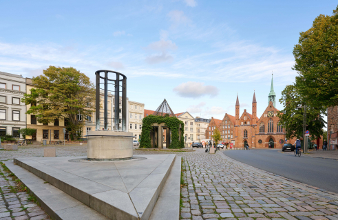 Architekten Meyer Fleckenstein, Brunnen Sod und Gerichtslaube Burrecht (Foto: Jörg Schwarze)