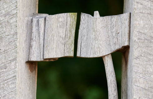 Sabine Klupsch, Verbunden / Duckdalben (Foto: Jörg Schwarze)