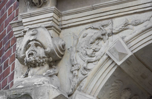 Robert Coppens, Portal Allegorien (Foto: Nils Bergmann)