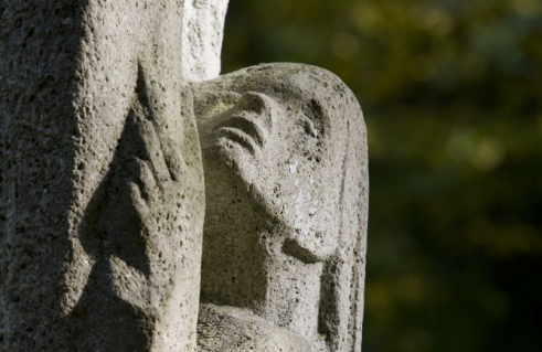 Joseph Krautwald, Ehrenmal für die Bombenopfer der Hansestadt Lübeck/Mutter mit Kindern (Foto: Nils Bergmann)