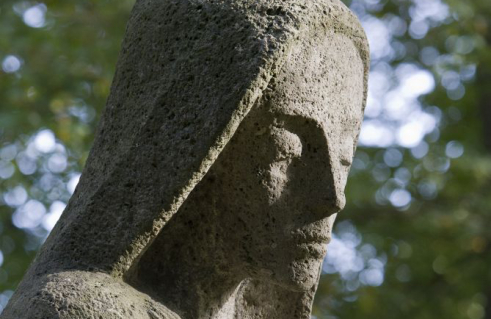 Joseph Krautwald, Ehrenmal für die Bombenopfer der Hansestadt Lübeck/Mutter mit Kindern (Foto: Nils Bergmann)