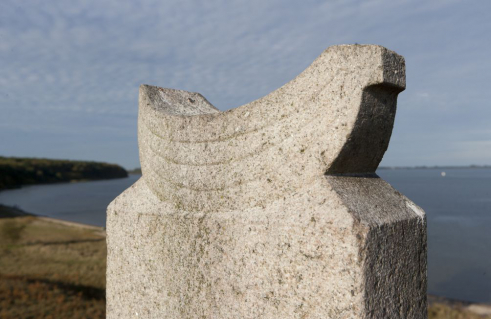 Bentien „Der Steinmetz“, Gedenkstein Stülper Huk (Foto: Nils Bergmann)