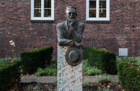 Büste Otto Passarge