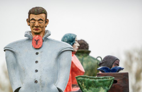 Thomas Schütte, Die Fremden (Foto: Jörg Schwarze)